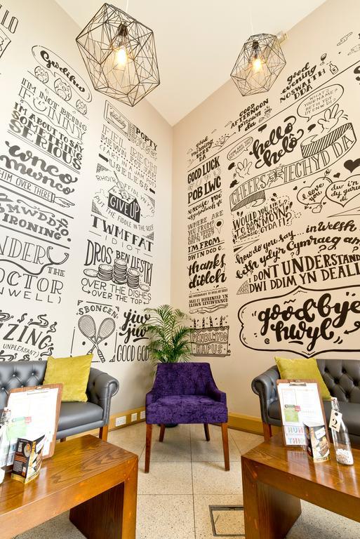 Yha Cardiff Central Buitenkant foto Wall graphics