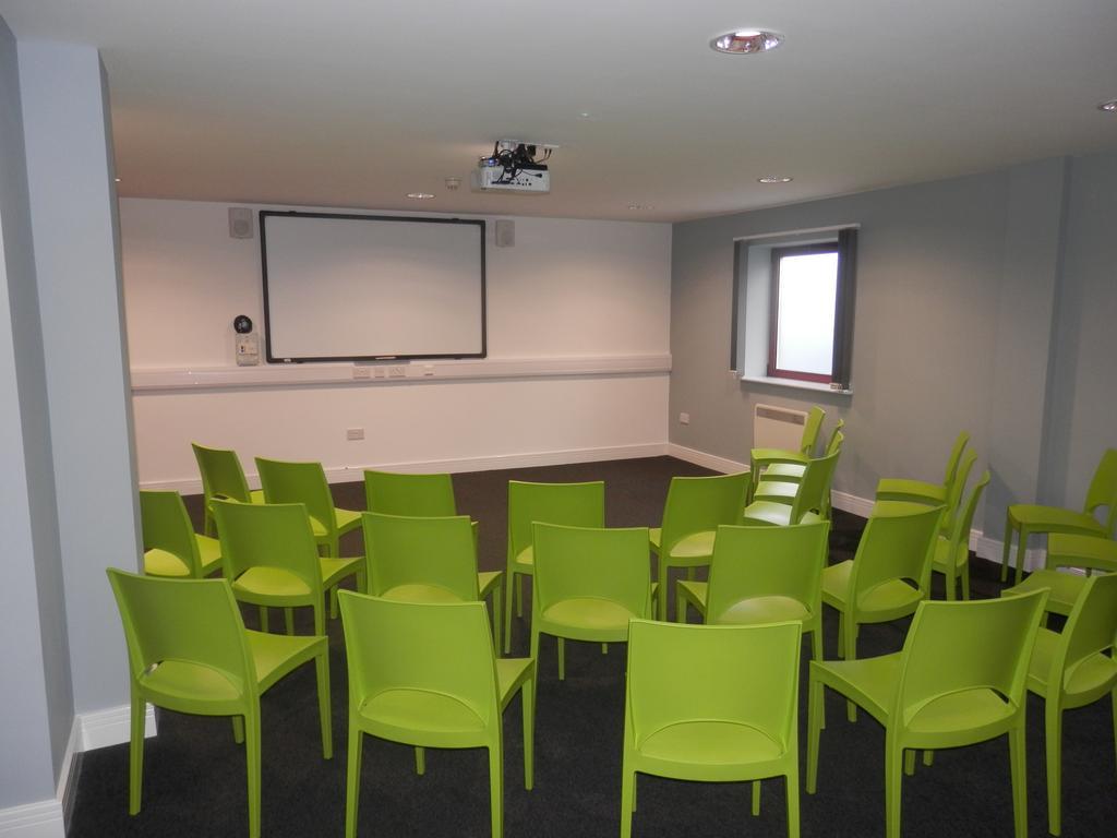 Yha Cardiff Central Buitenkant foto The screening room