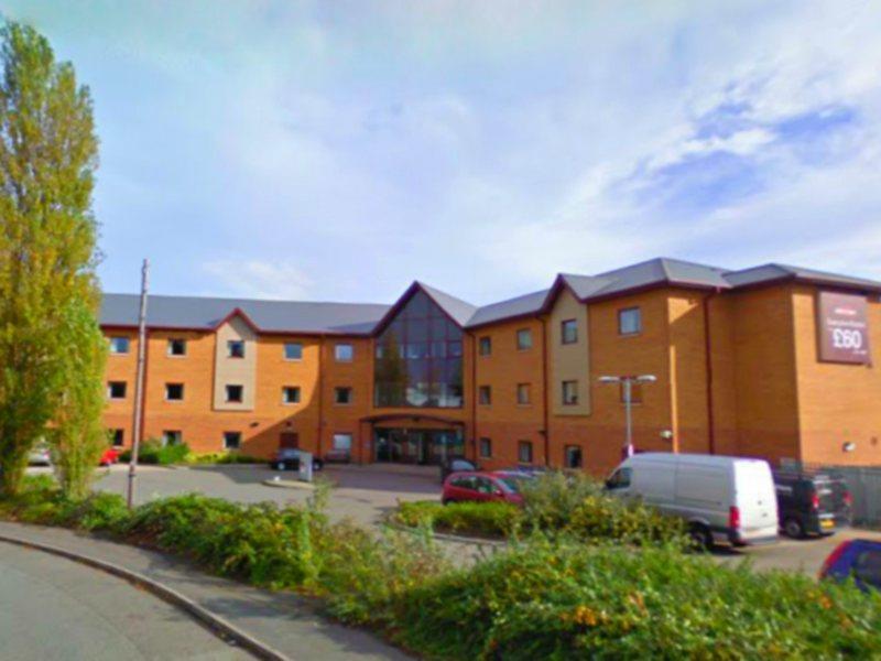 Yha Cardiff Central Buitenkant foto The former Premier Inn at the site of the former station