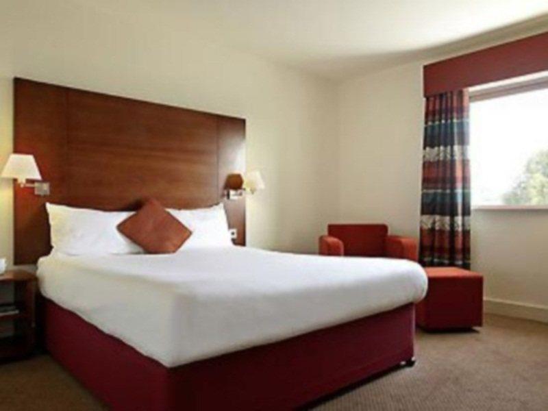 Yha Cardiff Central Buitenkant foto A typical bedroom at the hotel