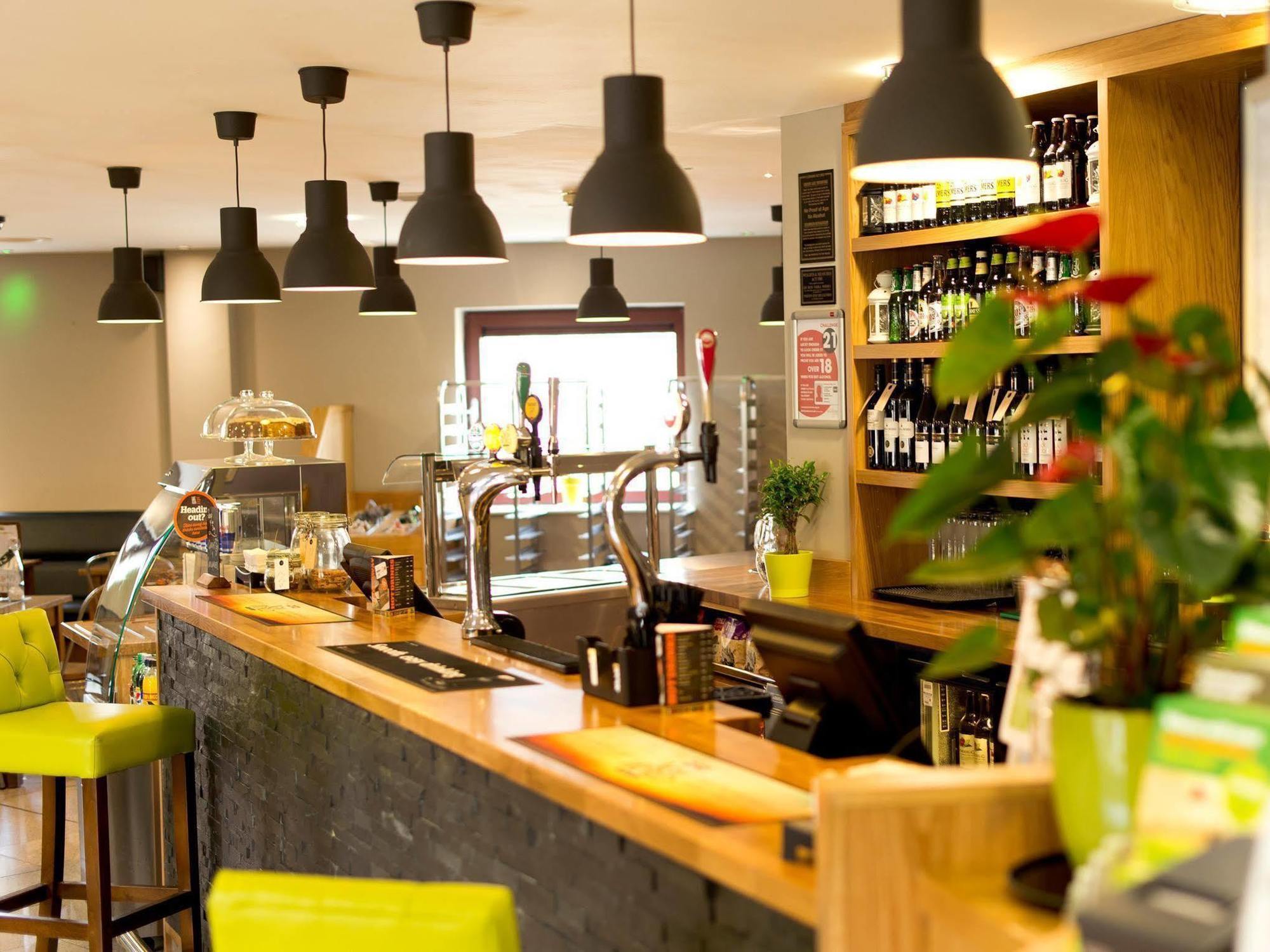 Yha Cardiff Central Buitenkant foto Restaurant in Germany