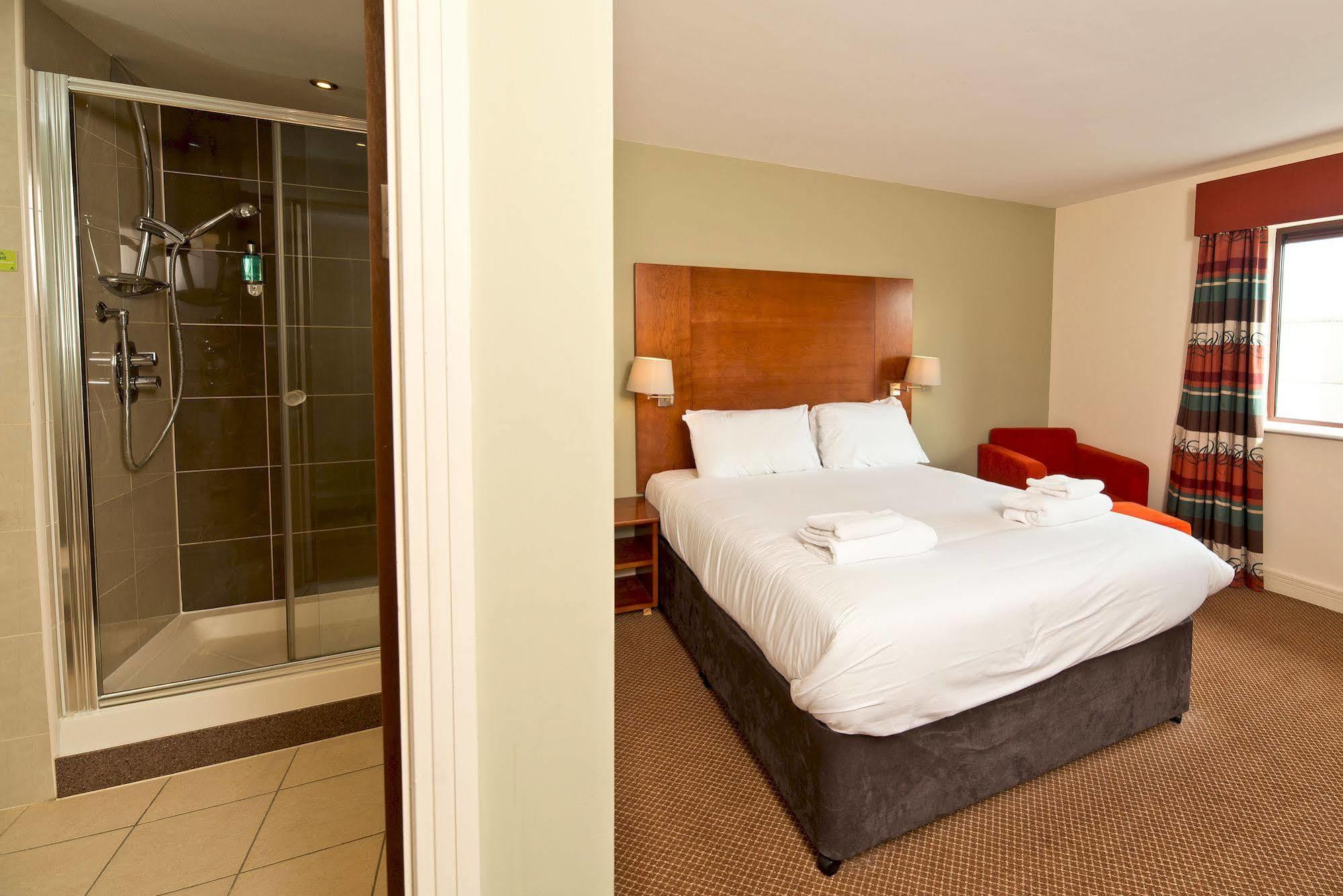 Yha Cardiff Central Buitenkant foto A bedroom at the hotel