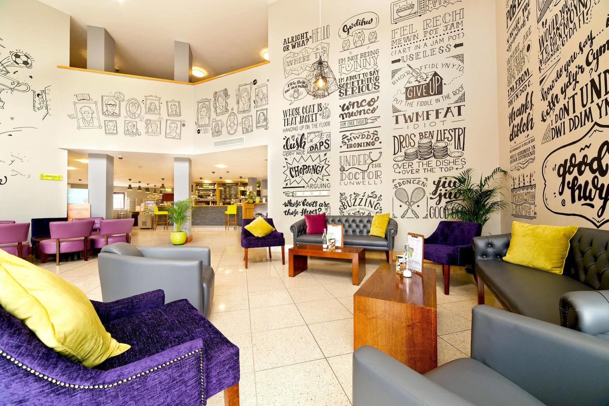 Yha Cardiff Central Buitenkant foto The interior of the hotel