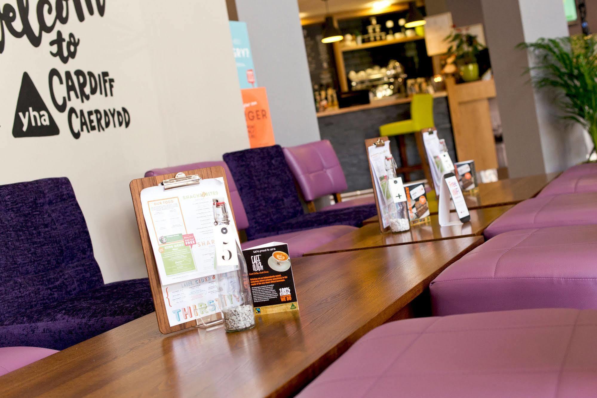 Yha Cardiff Central Buitenkant foto Interior of a Caffi Cymru